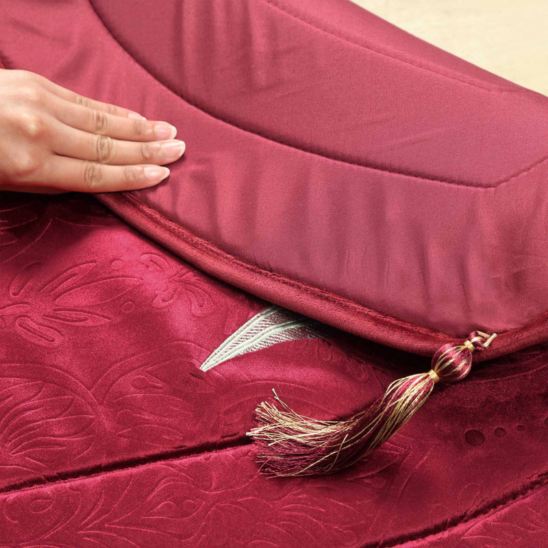 Sajda-e-Noor Embroidered Prayer Mat/Jaye Namaz